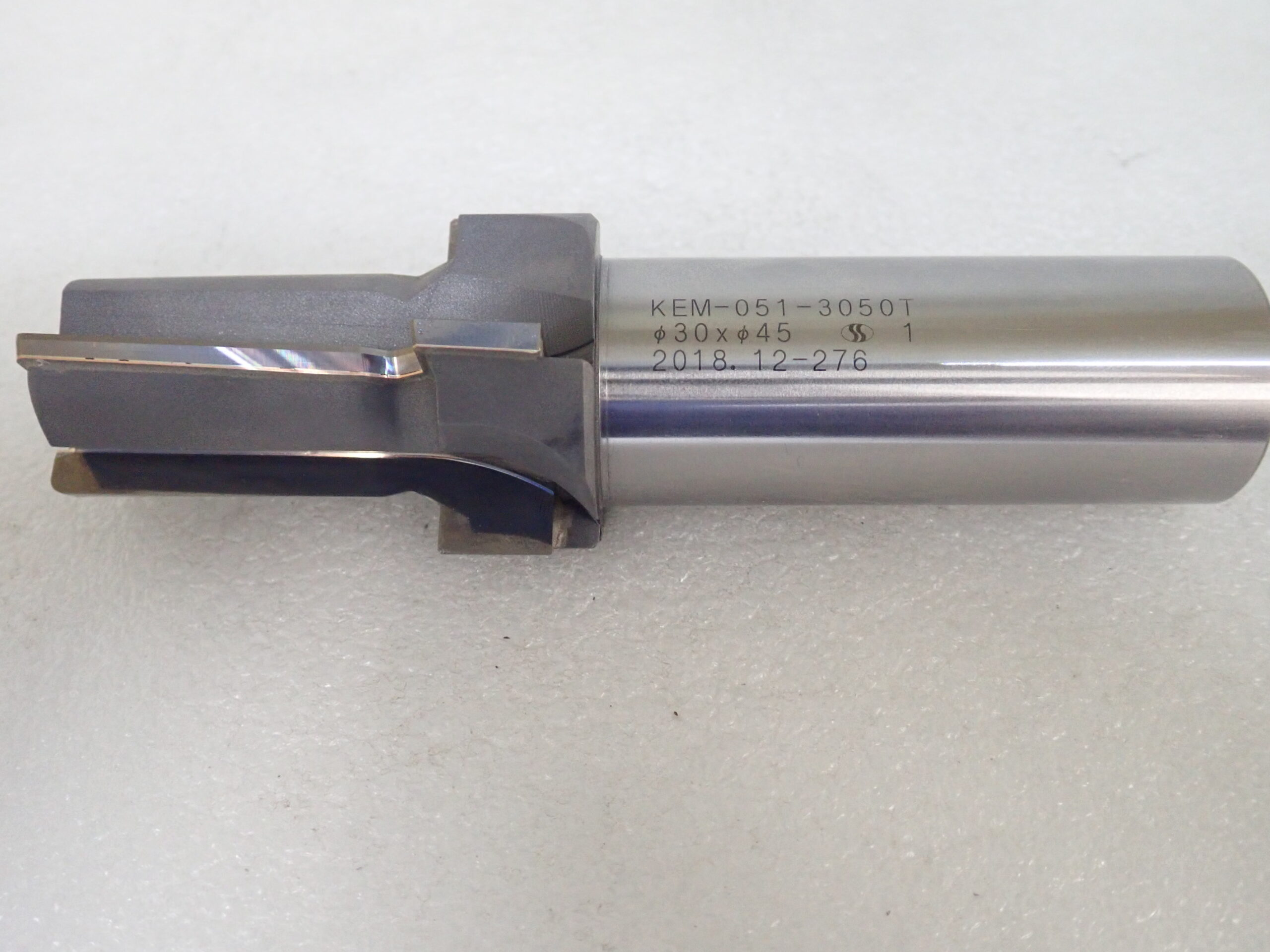 フォームドカッター(板チップ弱ネジレ)